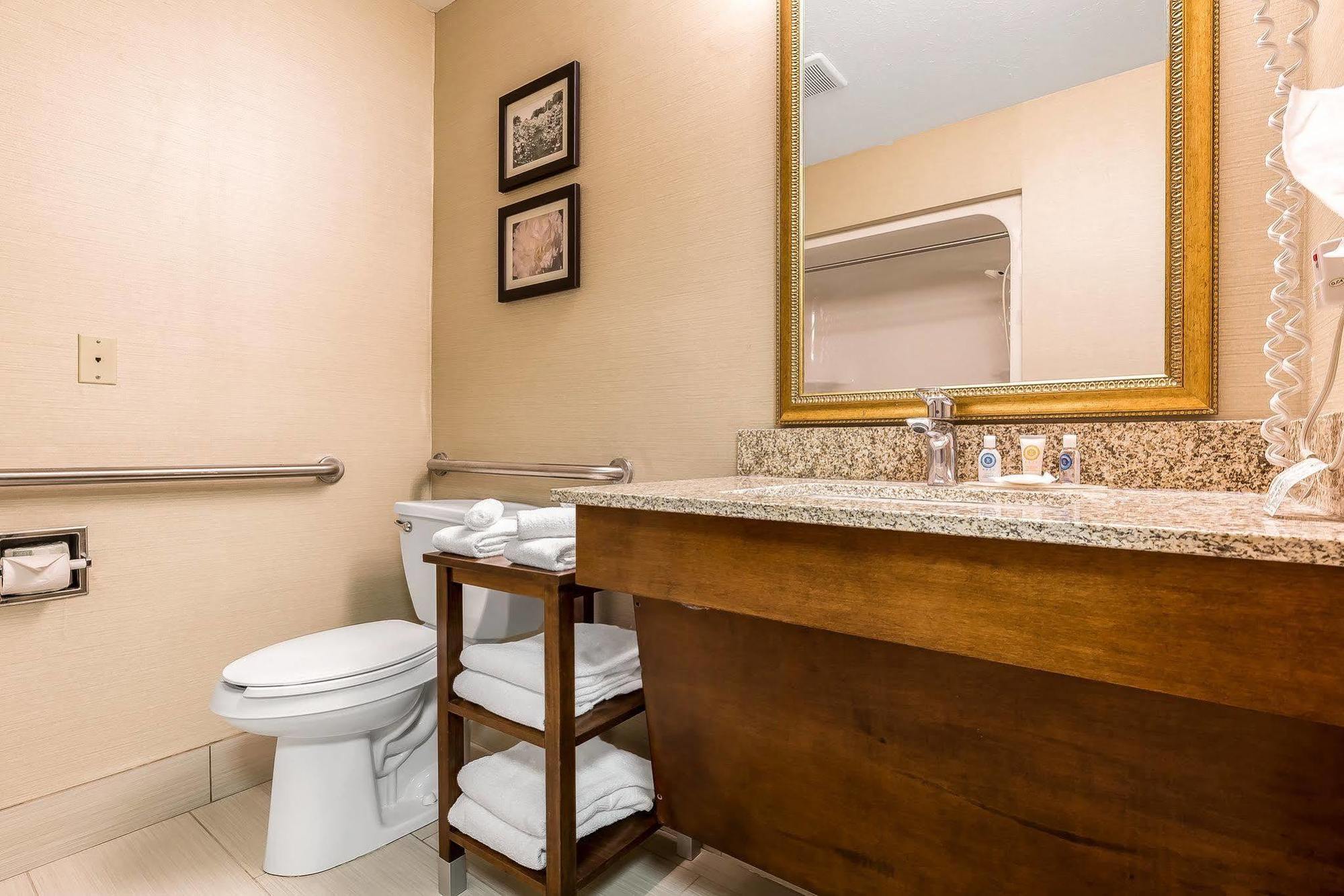 Comfort Inn & Suites Mishawaka-South Bend Exteriör bild